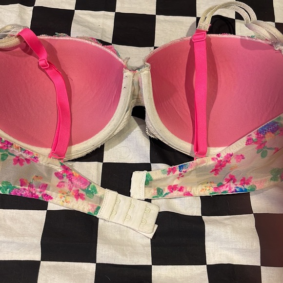 Victorias Secret Push-Up Balcony Bras - Size 36C - Picture 7 of 8